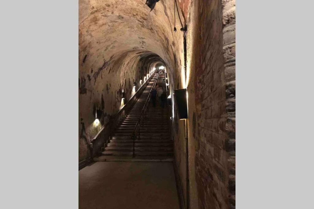 דירות ריימס Superbe Loft 100M2 Proche Cathedrale Avec Parking מראה חיצוני תמונה